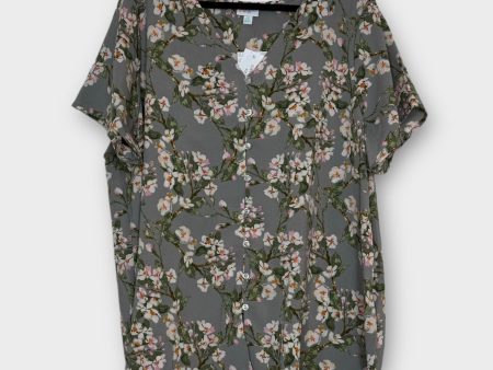 LuLaRoe Vault | SHANNAH V-Neck Button Down Shirt | 2XL | Gray | Floral | NWT For Sale